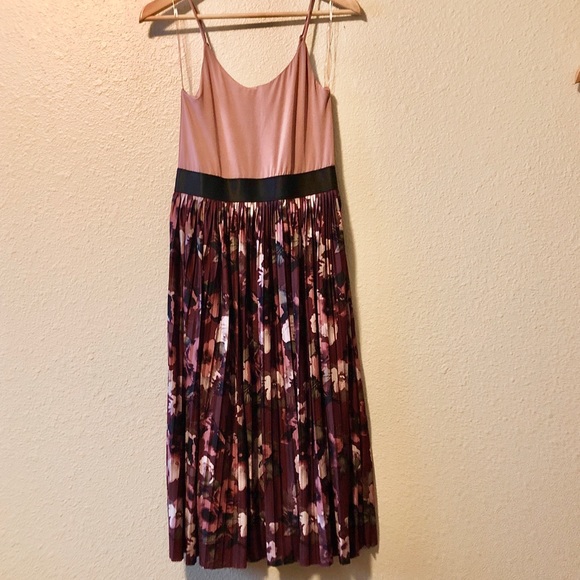 Xhilaration Dresses & Skirts - Comfy and Light Dress